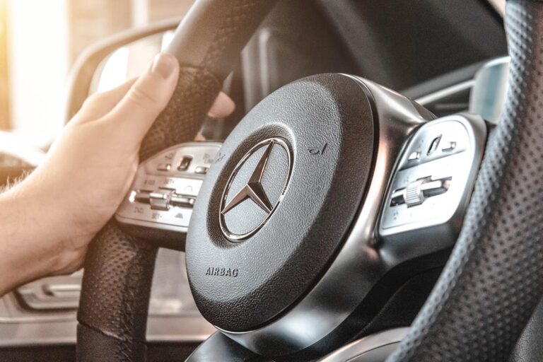 Hands-on-mercedes-benz-luxury-steering-wheel