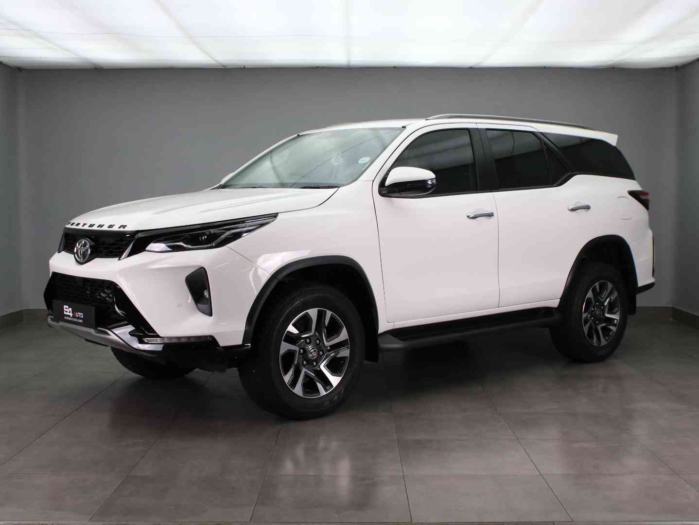 TOYOTA FORTUNER 2.4GD-6 R/B A/T 2025