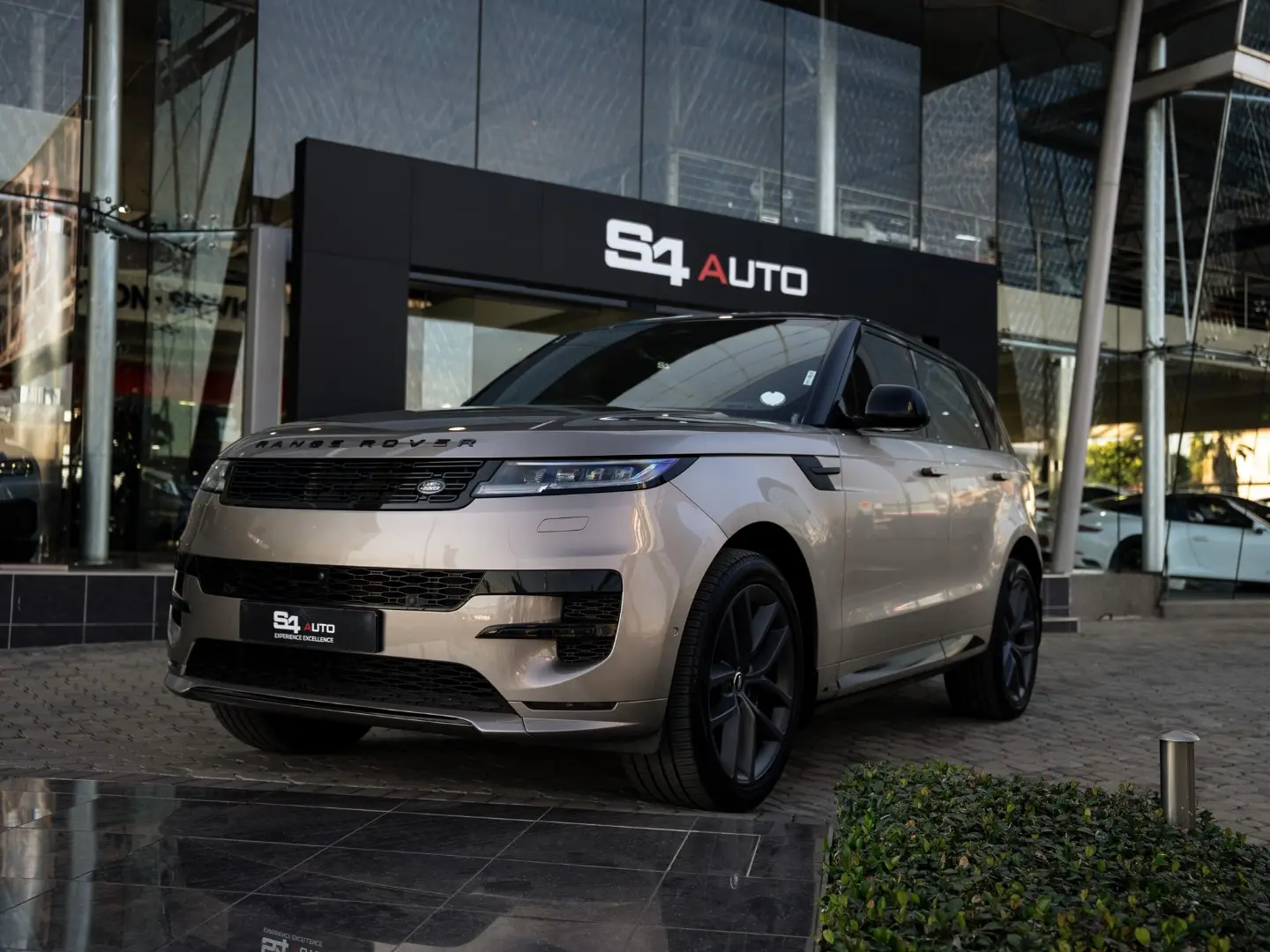LAND ROVER RANGE ROVER SPORT 3.0D DYNAMIC HSE (D350) 2023